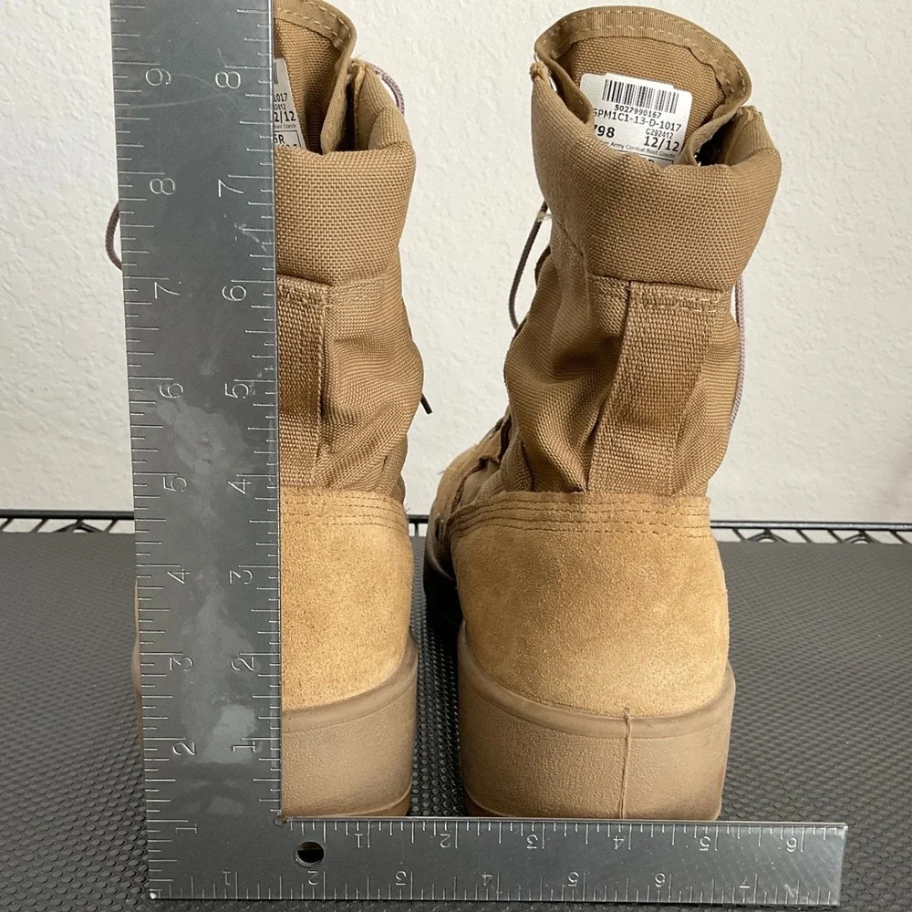 US Army Hot Weather Combat Boot Coyote Brown Vibram Men 11.5R SPM1C1-13-D-1017